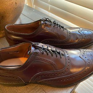 Men's Sz 9B Allen Edmonds Oxford Wingtips -Brown